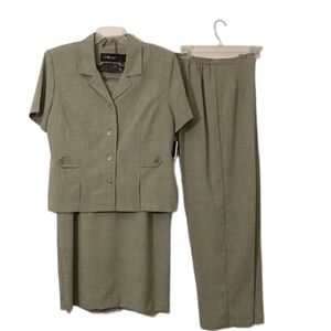 Sag Harbor 16 3-Piece Suit NWT